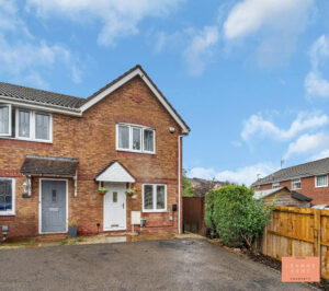 Clos Cwm Garw, Caerphilly, CF83 2BG